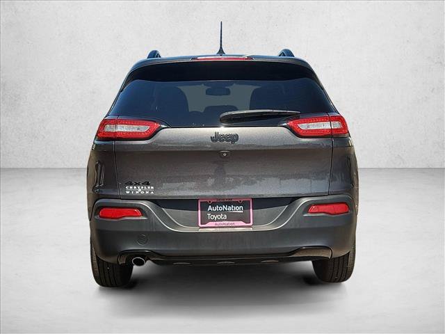 Used 2018 Jeep Cherokee Latitude w/ Altitude Package AWD/4WD image 7