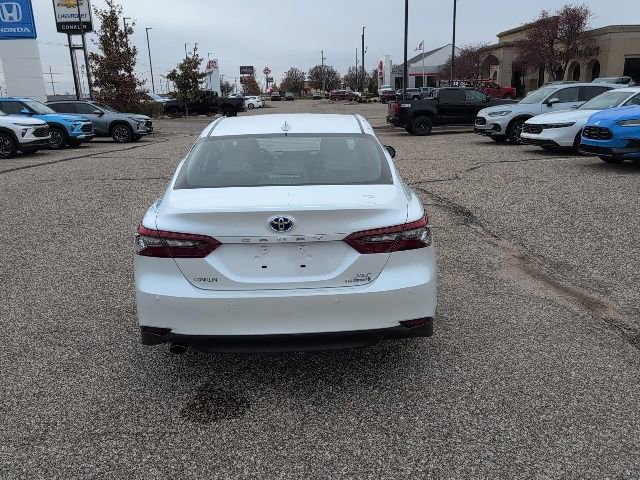 Used 2022 Toyota Camry XLE image 18