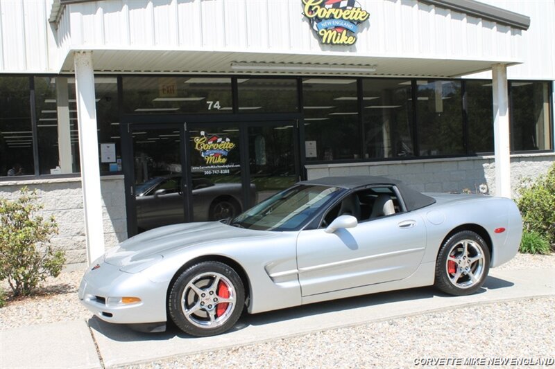Used 2002 Chevrolet Corvette Coupe w/ Preferred Equipment Group2 RWD image 3