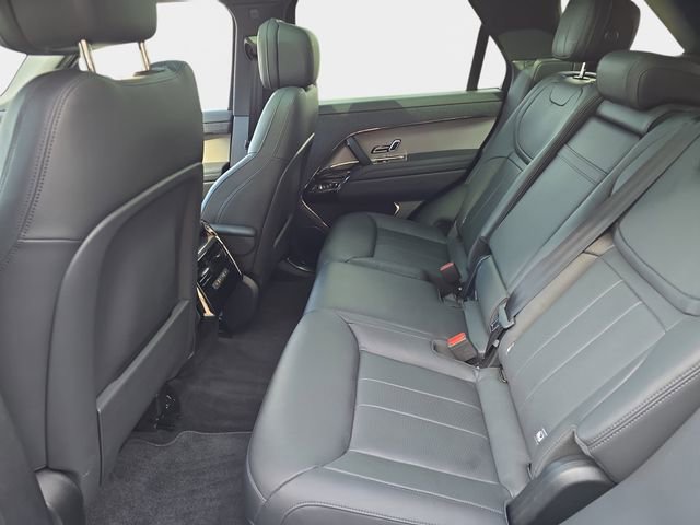 Used 2025 Land Rover Range Rover Sport SE image 17