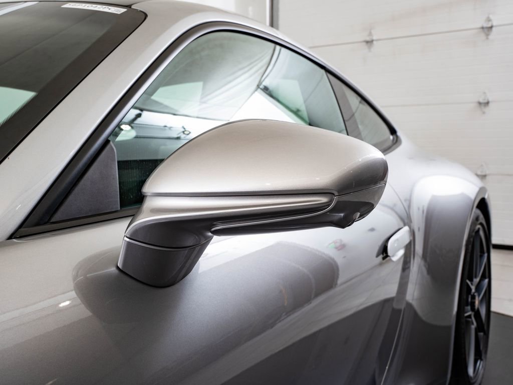 Certified 2025 Porsche 911 Carrera GTS RWD image 17