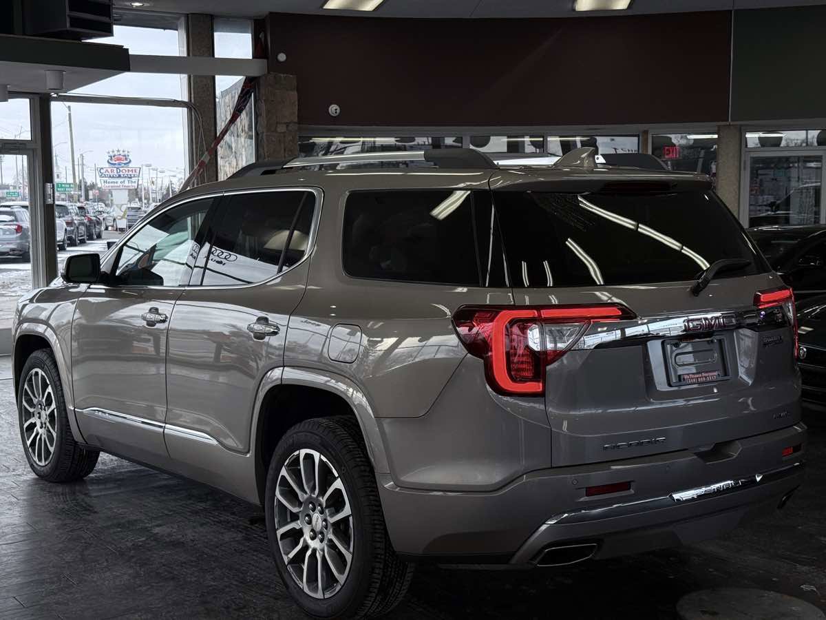 Used 2023 GMC Acadia Denali w/ Denali Ultimate Package image 11