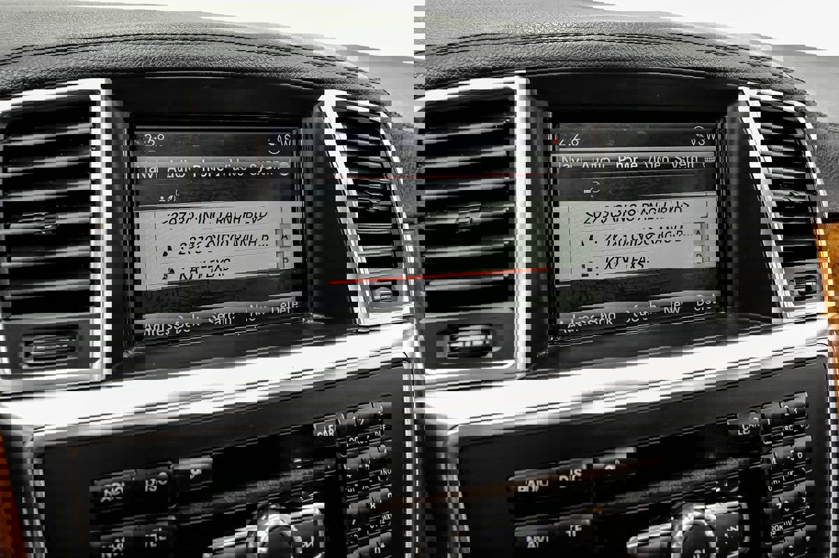 Used 2014 Mercedes-Benz GL 450 4MATIC image 24