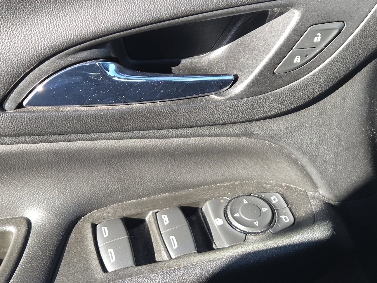 Used 2021 Chevrolet Equinox LT image 31