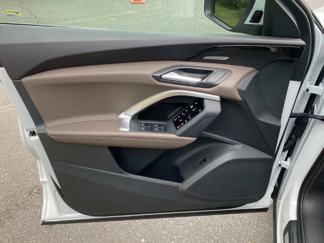 Used 2025 Audi Q5 Premium Plus AWD/4WD image 12
