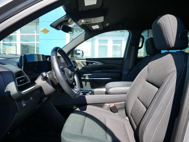 Used 2025 Chevrolet Traverse LT w/ Driver Confidence Package AWD/4WD image 7