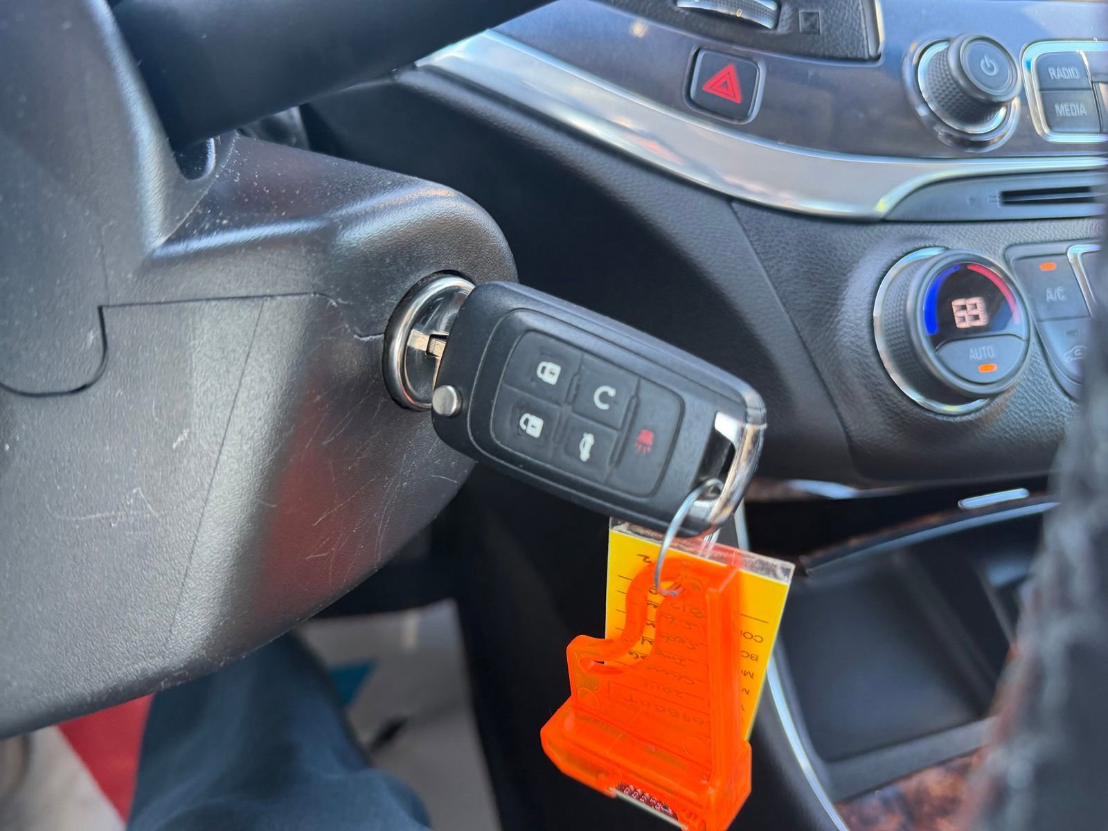 Used 2014 Chevrolet Impala LT w/ Convenience Package image 19