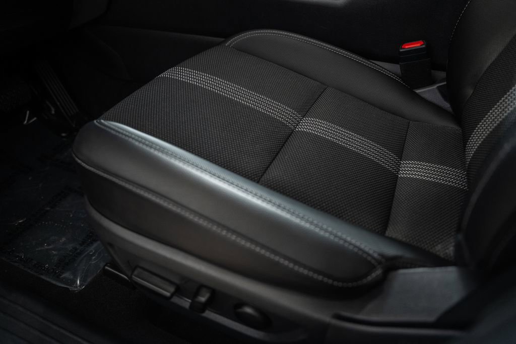 Used 2025 MAZDA CX-50 AWD 2.5 S w/ Premium Package image 41