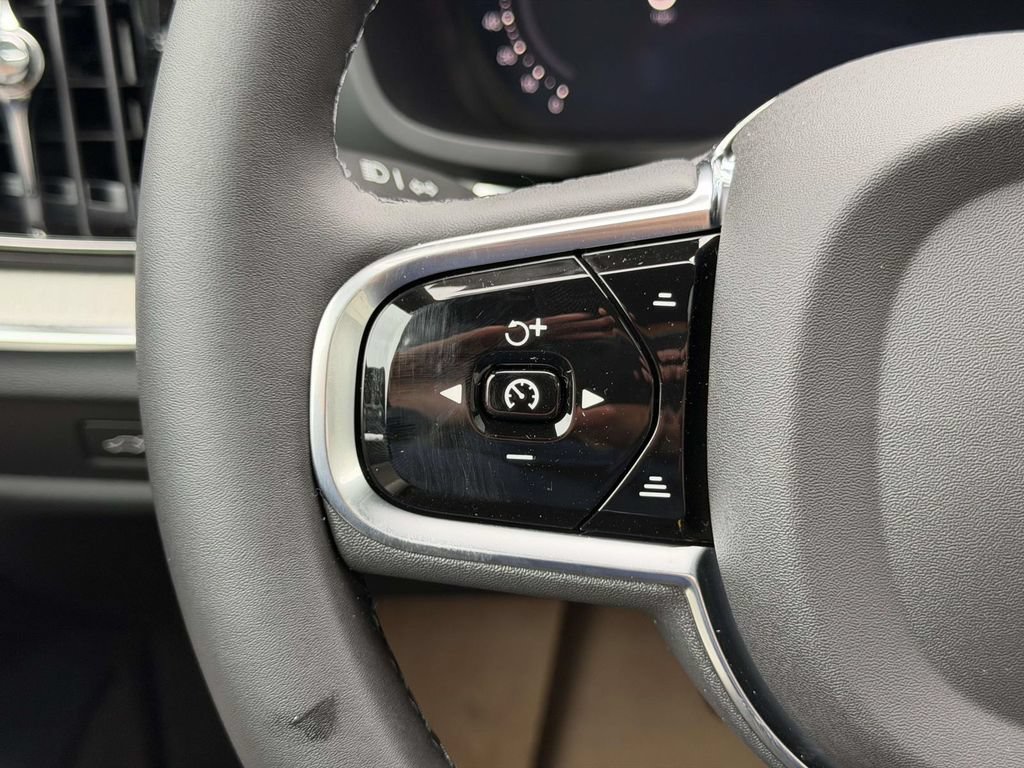 New 2026 Volvo V60 B5 Cross Country Ultra w/ Protection Package Premier AWD/4WD image 8