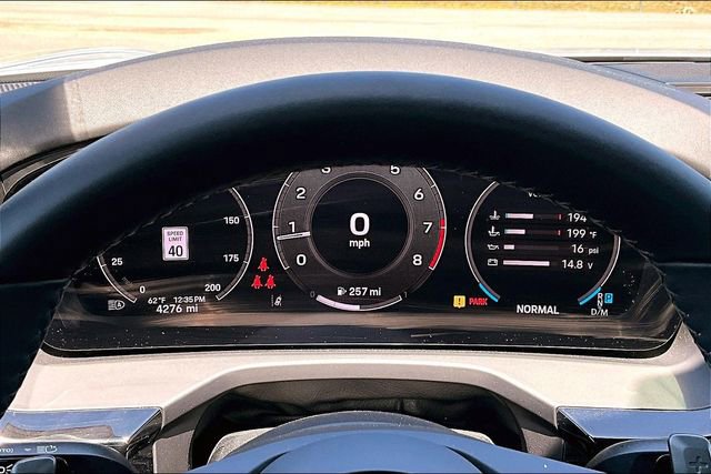 Used 2025 Porsche Panamera RWD image 13