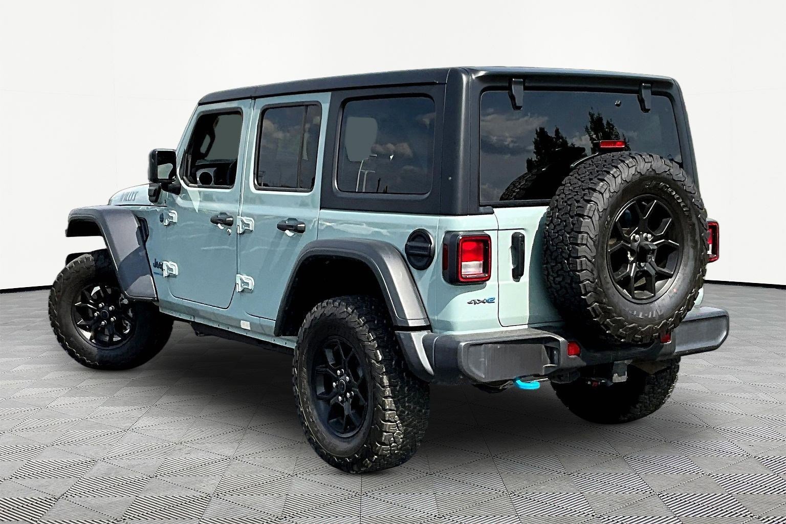 Used 2024 Jeep Wrangler Willys AWD/4WD image 4