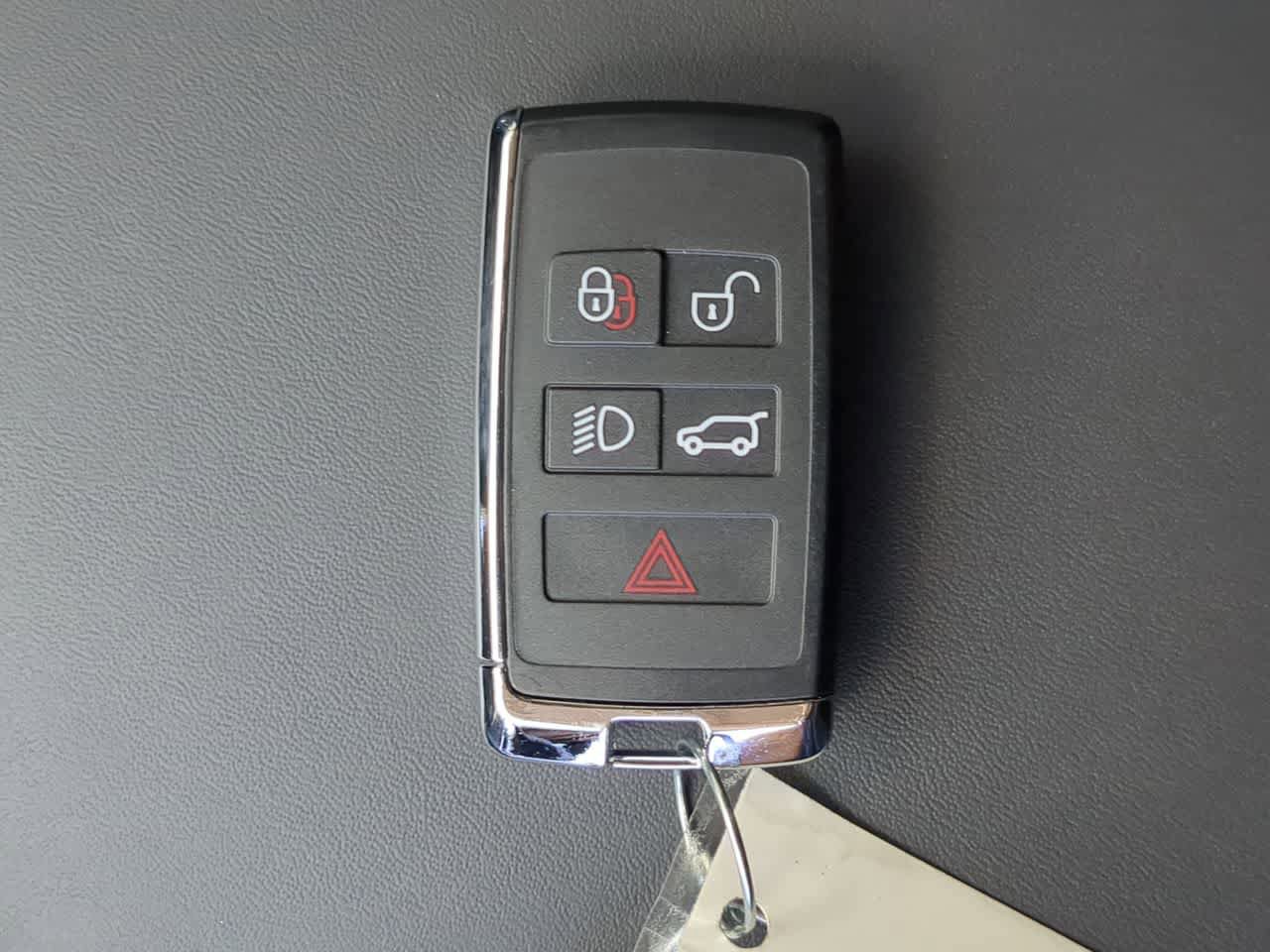 Used 2025 Land Rover Range Rover SE image 38