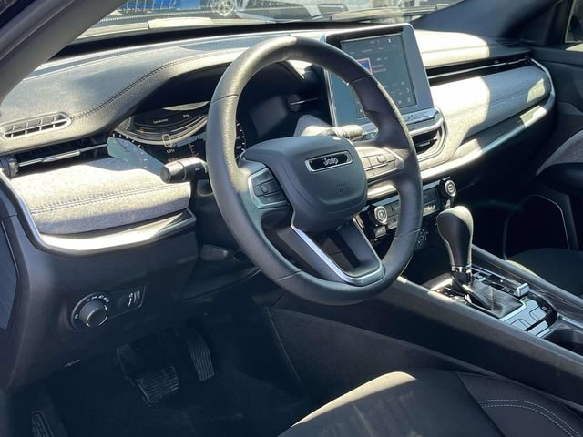 Used 2025 Jeep Compass Sport AWD/4WD image 12