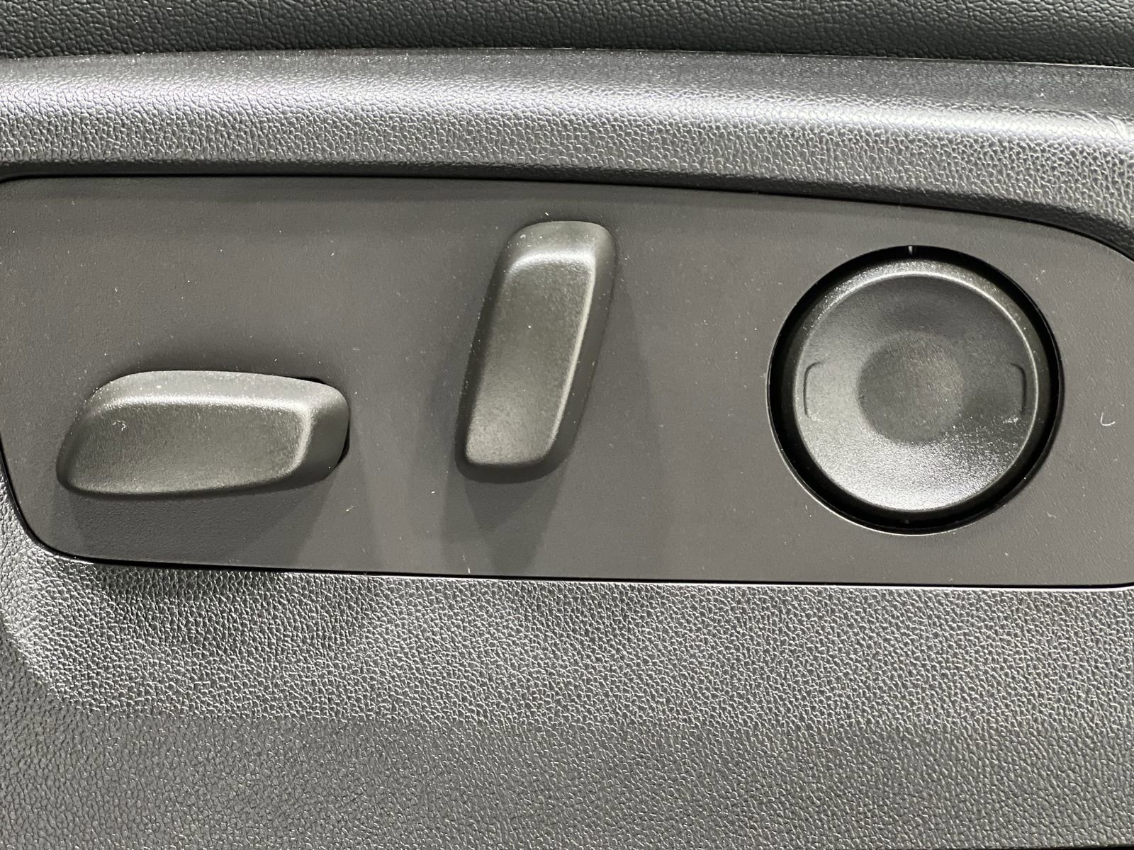 Used 2024 Chevrolet Colorado ZR2 w/ ZR2 Convenience Package III image 12