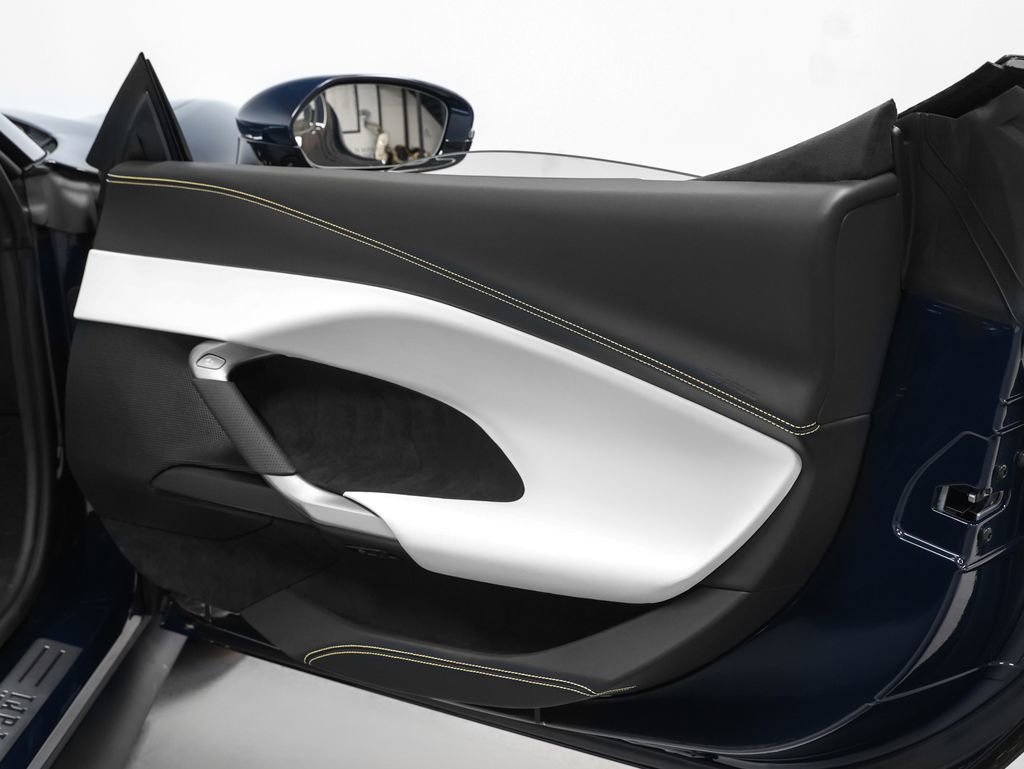 Used 2025 Ferrari 296 GTS image 30