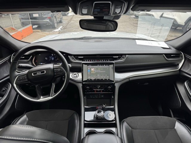 Used 2022 Jeep Grand Cherokee Altitude image 16