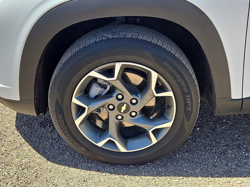 Used 2025 Chevrolet Trax LT FWD image 10