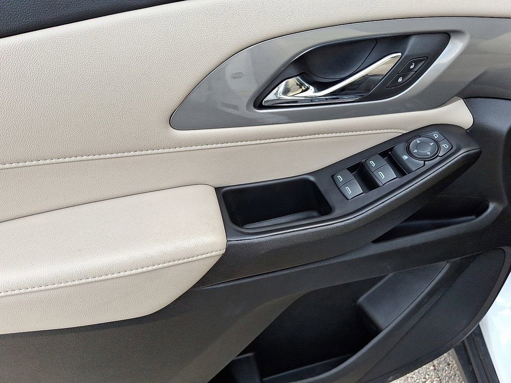 Used 2023 Chevrolet Traverse LS w/ Midnight/Sport Edition image 19
