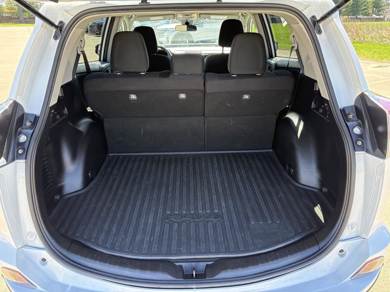 Used 2018 Toyota RAV4 LE w/ All Weather Liner Package FWD image 24