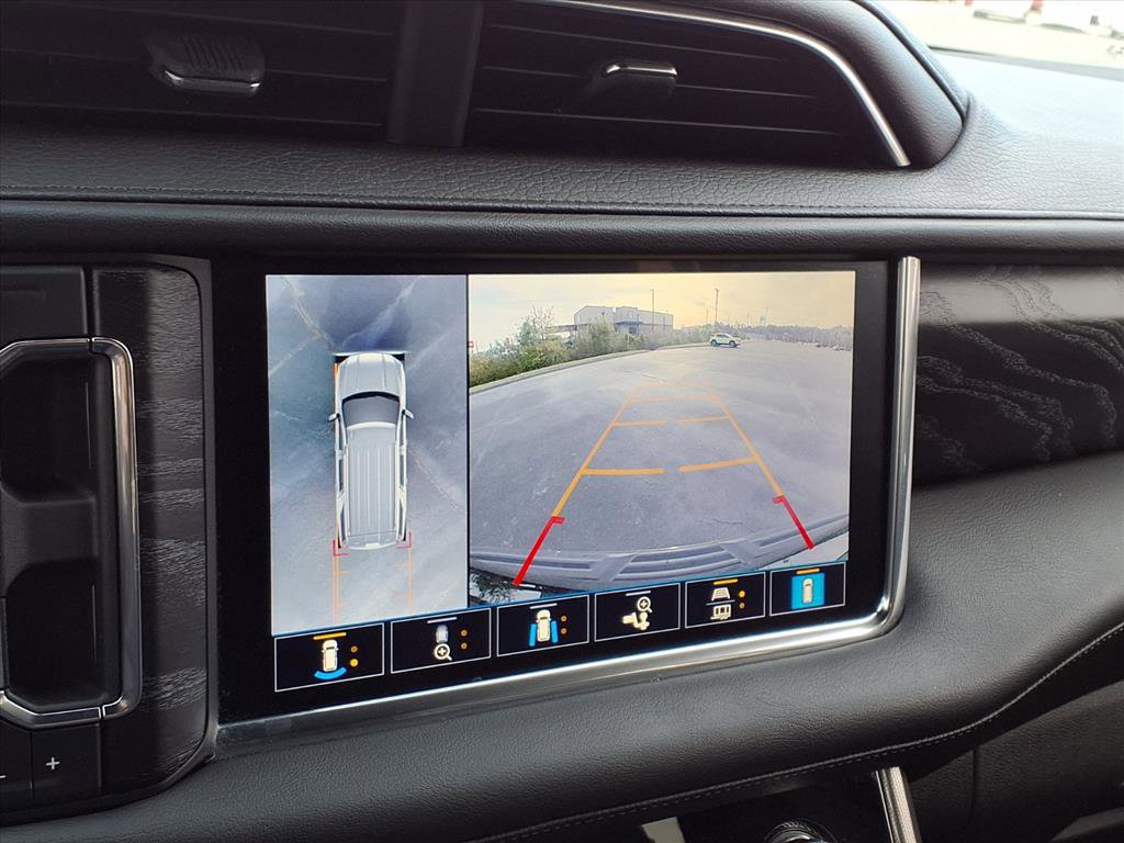 Used 2021 GMC Yukon Denali w/ Denali Premium Package image 11