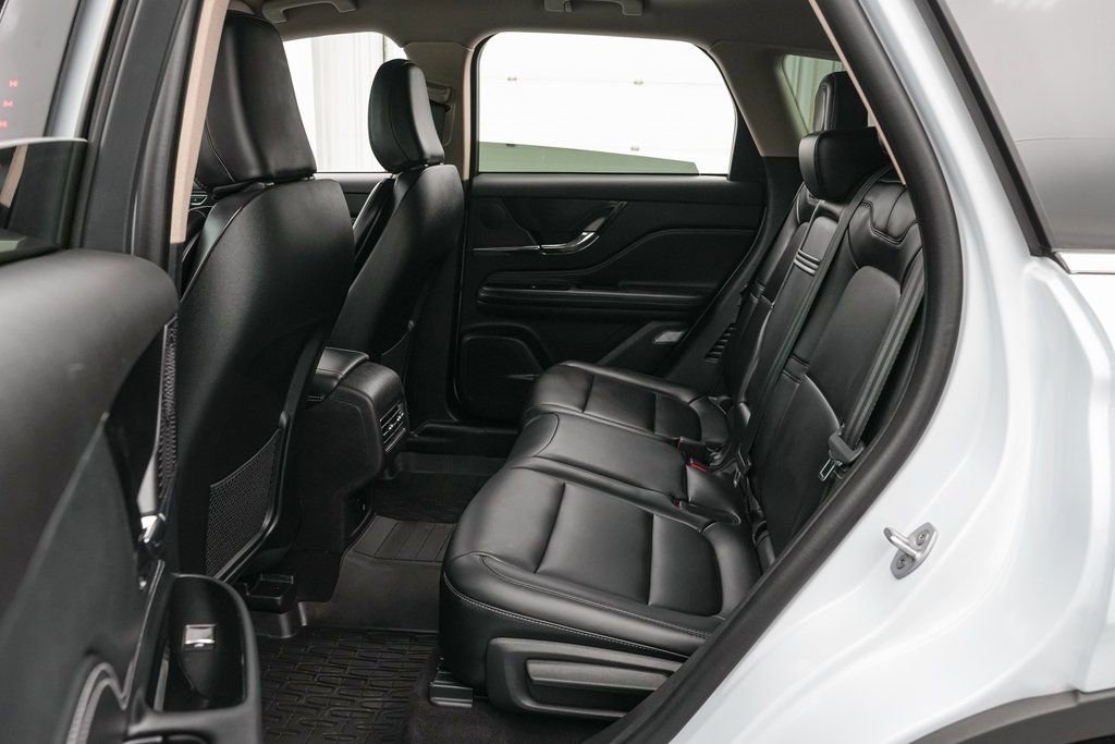Used 2025 Lincoln Corsair AWD image 19