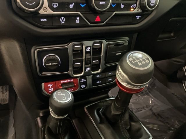 Used 2024 Jeep Wrangler Unlimited Rubicon w/ Technology Group image 20