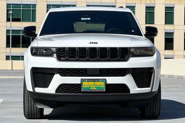 New 2026 Jeep Grand Cherokee Altitude image 6