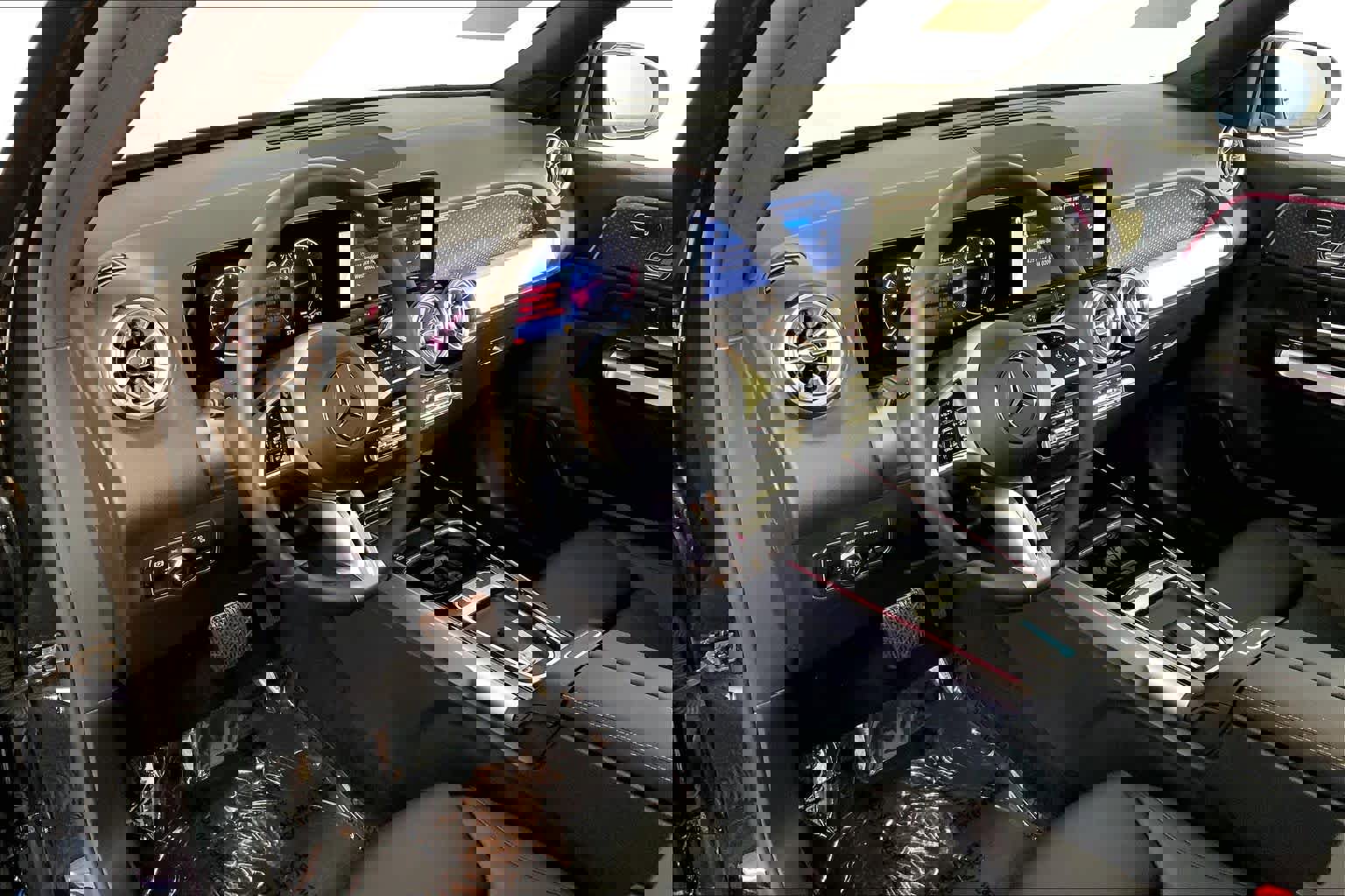 Used 2024 Mercedes-Benz GLB 250 4MATIC image 18