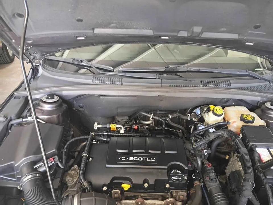 Used 2014 Chevrolet Cruze LT w/ Sun, Sound and Sport Package FWD image 8