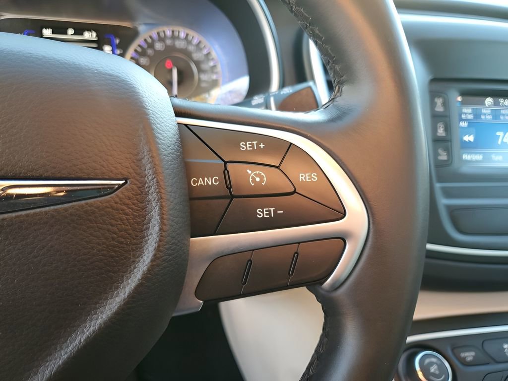 Used 2015 Chrysler 200 Limited w/ Convenience Group image 34