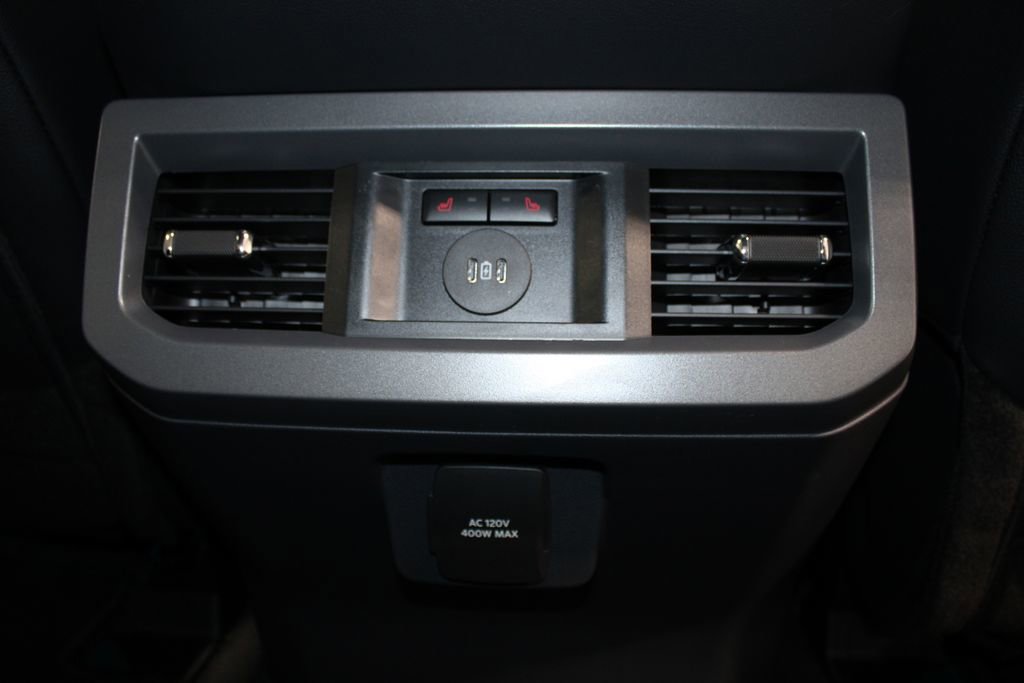 New 2026 Ford F250 Lariat w/ Black Appearance Package image 34