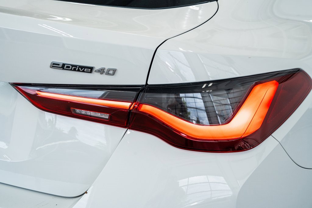 Used 2022 BMW i4 eDrive40 image 27