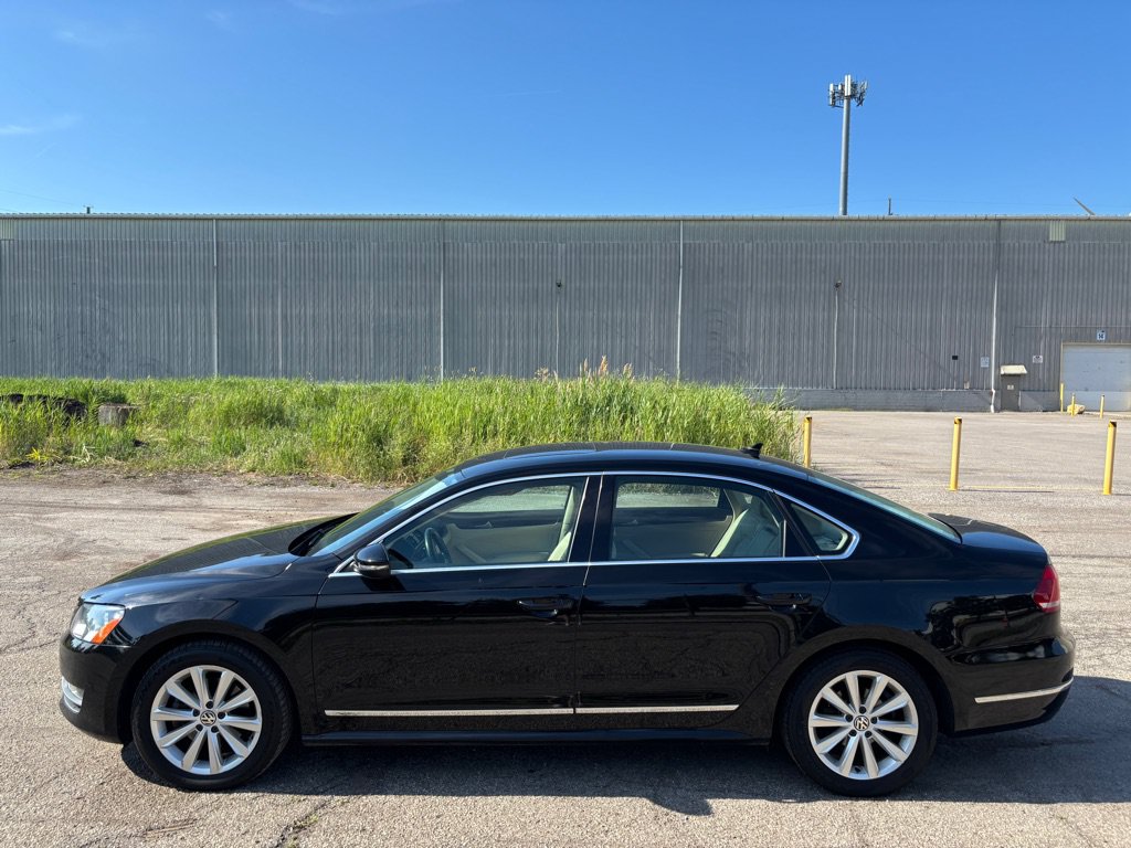 Used 2012 Volkswagen Passat 2.5 SEL FWD image 6