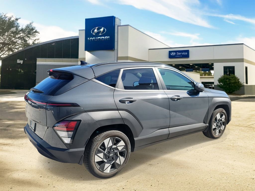 Used 2025 Hyundai Kona SEL image 4