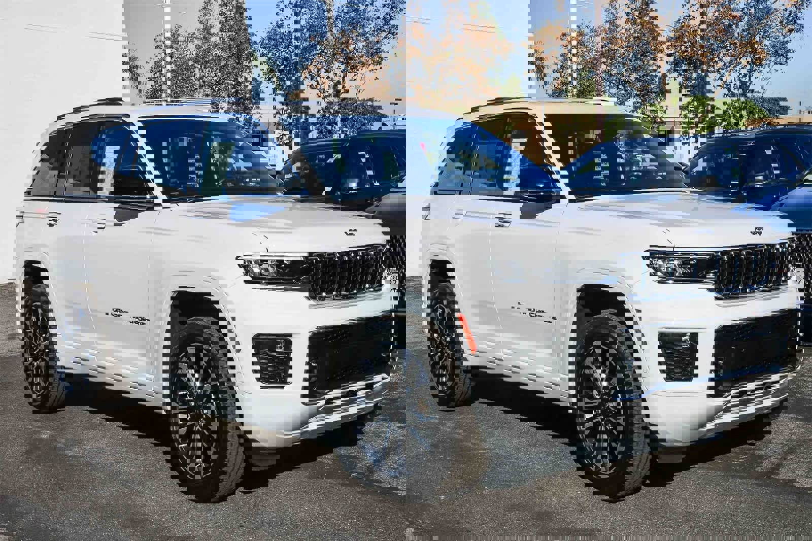 Used 2023 Jeep Grand Cherokee Overland w/ Adv Protech Group III image 3