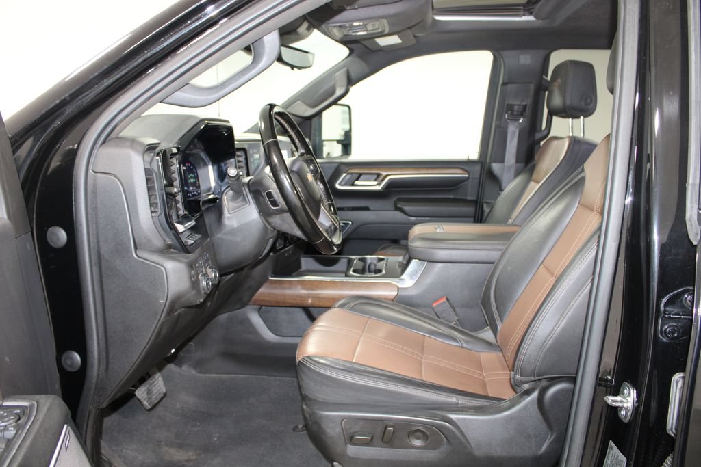 Used 2024 Chevrolet Silverado 2500 High Country w/ High Country Premium Package AWD/4WD image 24