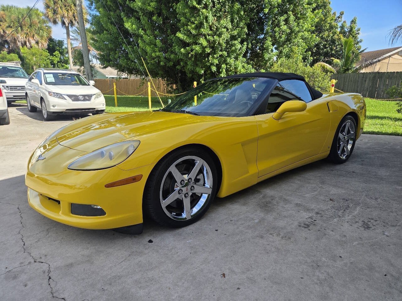 Used 2007 Chevrolet Corvette Convertible w/ Preferred Equipment Group RWD image 3