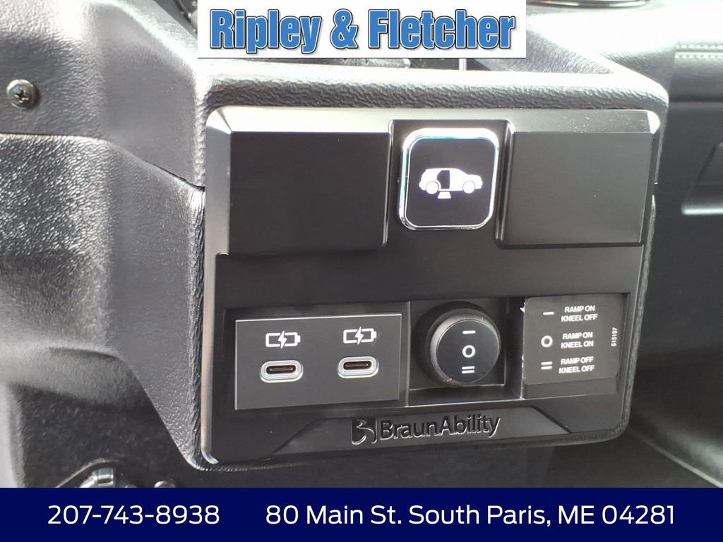 Used 2025 Toyota Sienna XLE image 20