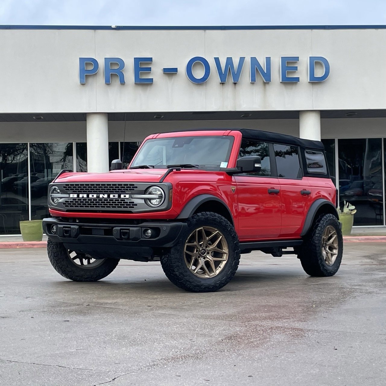 Used 2023 Ford Bronco Badlands image 1