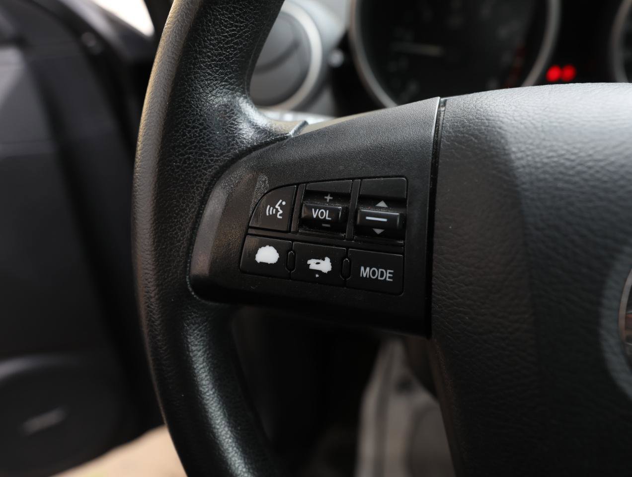 Used 2010 MAZDA MAZDA3 i Touring FWD image 19