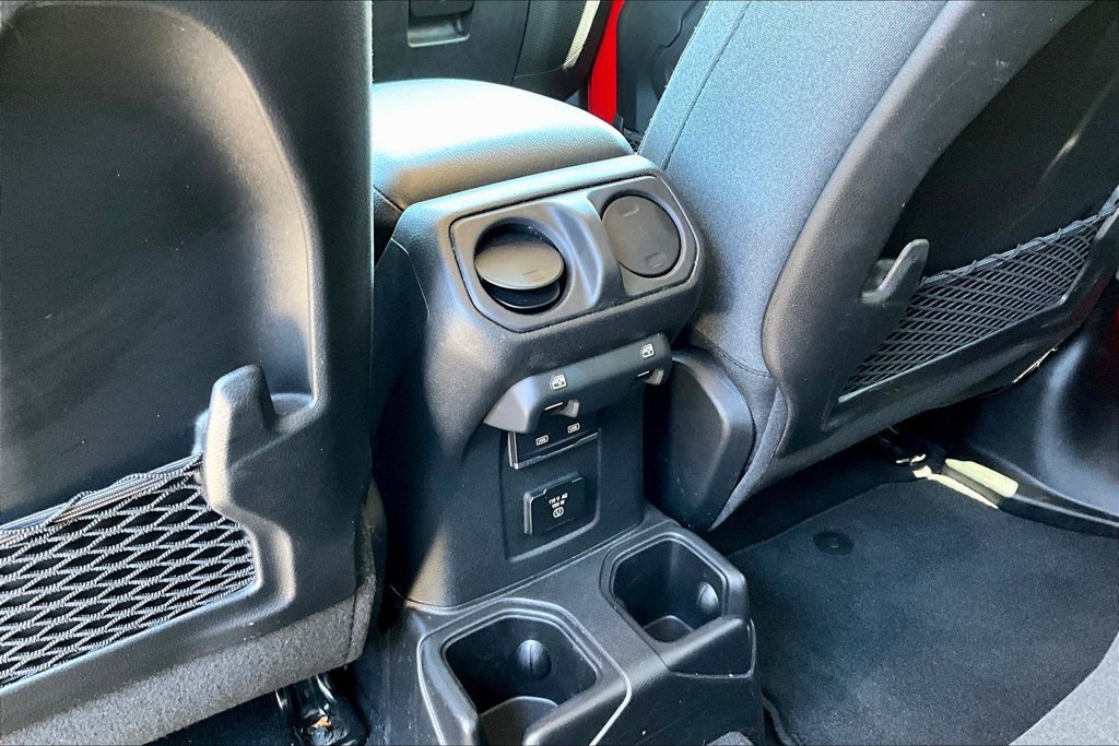 Used 2026 Jeep Wrangler Unlimited Rubicon AWD/4WD image 12
