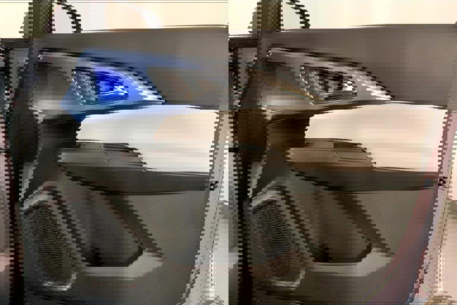 Used 2025 Chevrolet Equinox EV LT FWD image 25