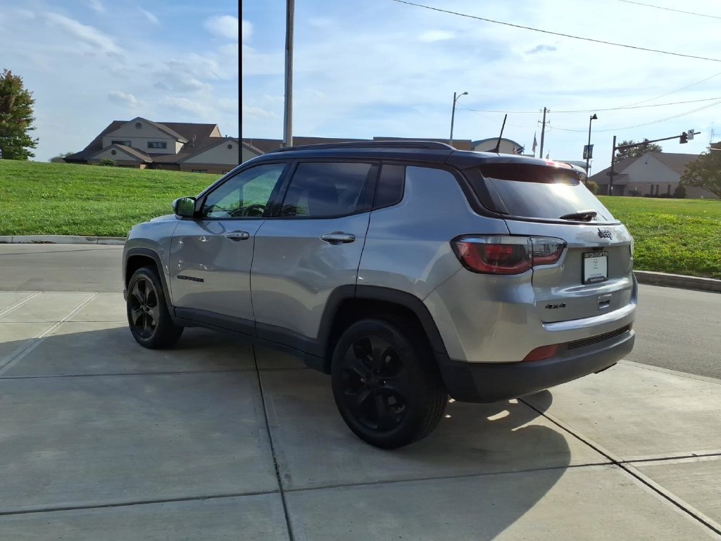 Used 2019 Jeep Compass Latitude AWD/4WD image 5