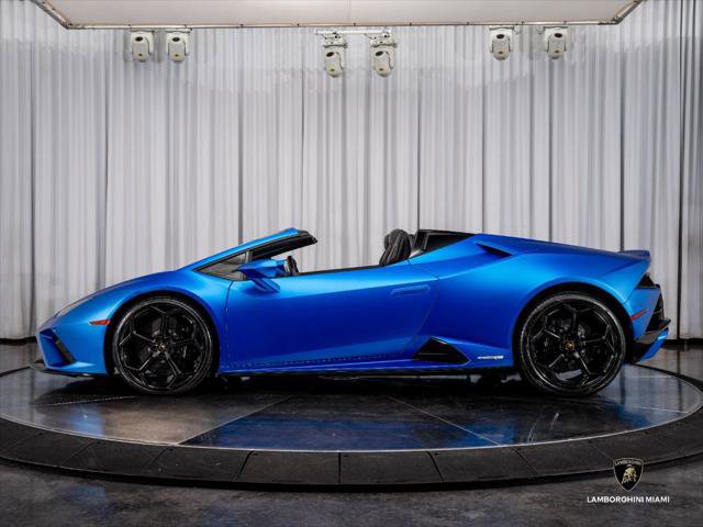 Used 2023 Lamborghini Huracan EVO RWD image 9