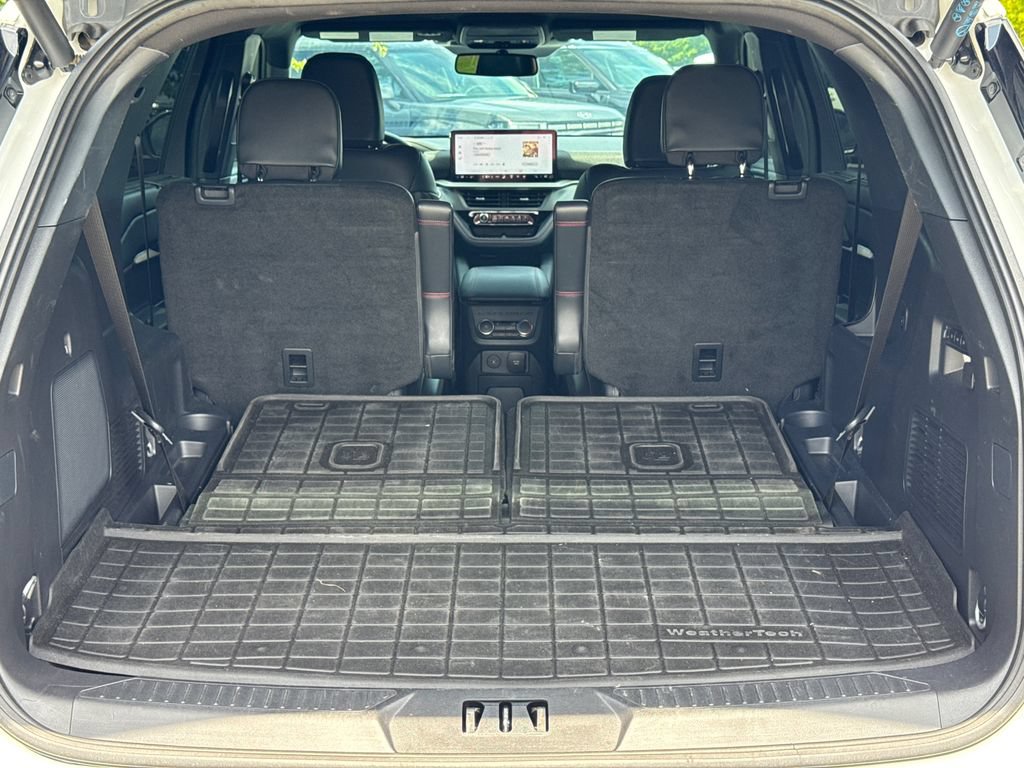 Used 2025 Ford Explorer ST AWD/4WD image 18