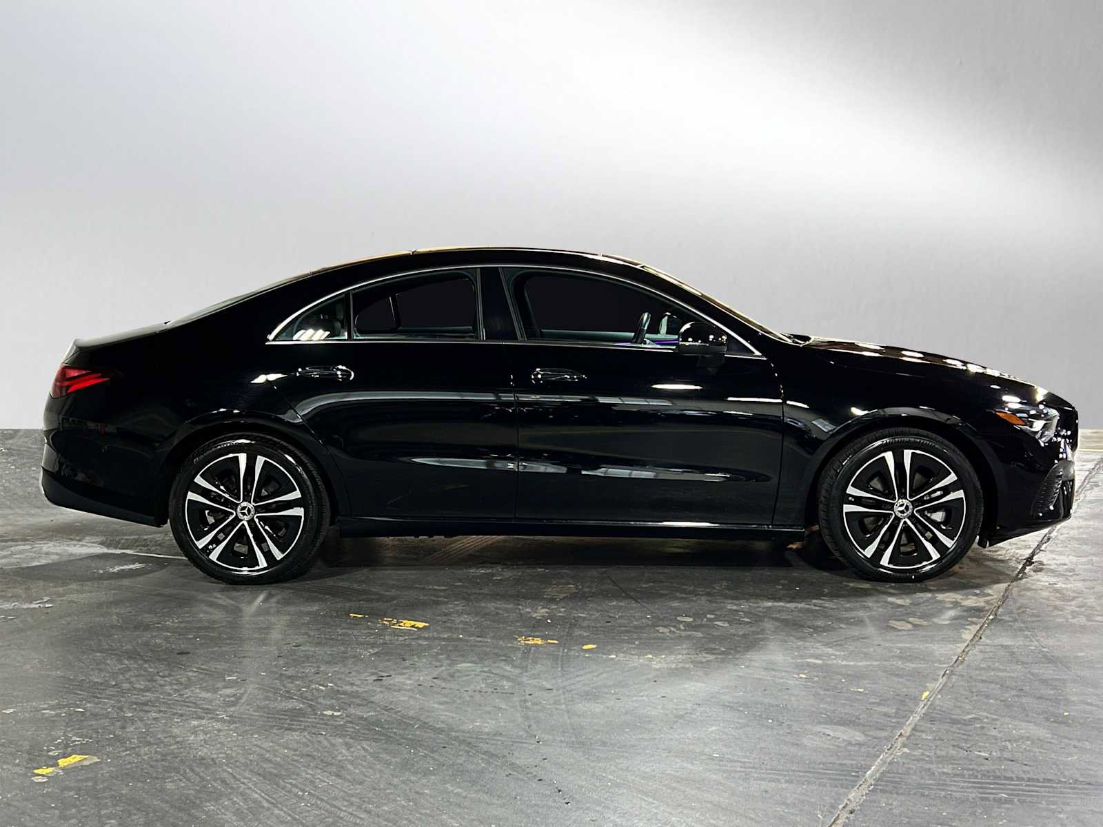 Used 2025 Mercedes-Benz CLA 250 4MATIC image 2