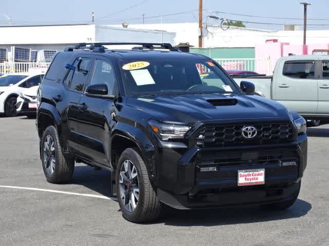 Used 2025 Toyota 4Runner TRD Sport AWD/4WD image 2