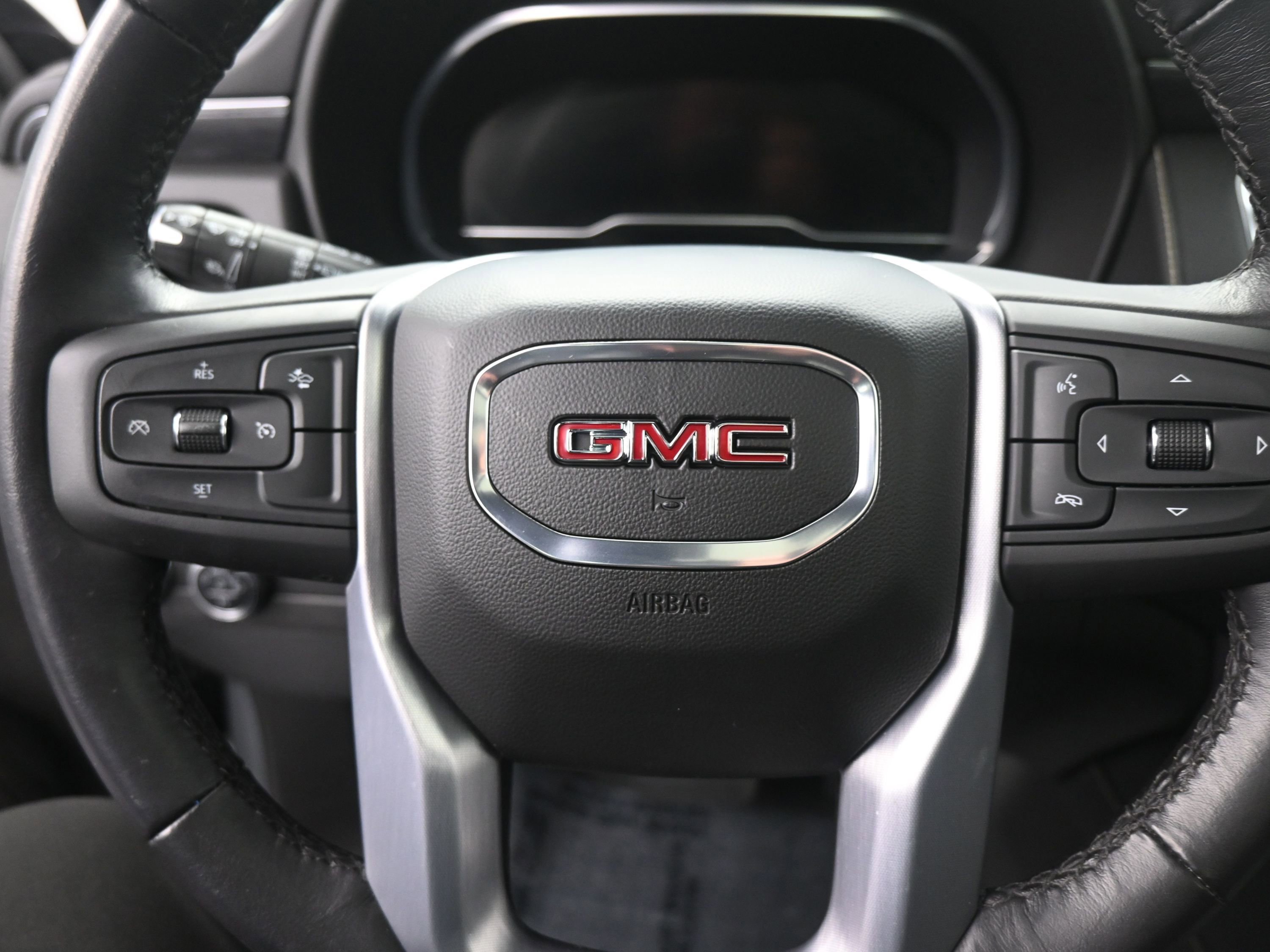 Used 2023 GMC Yukon SLT image 16