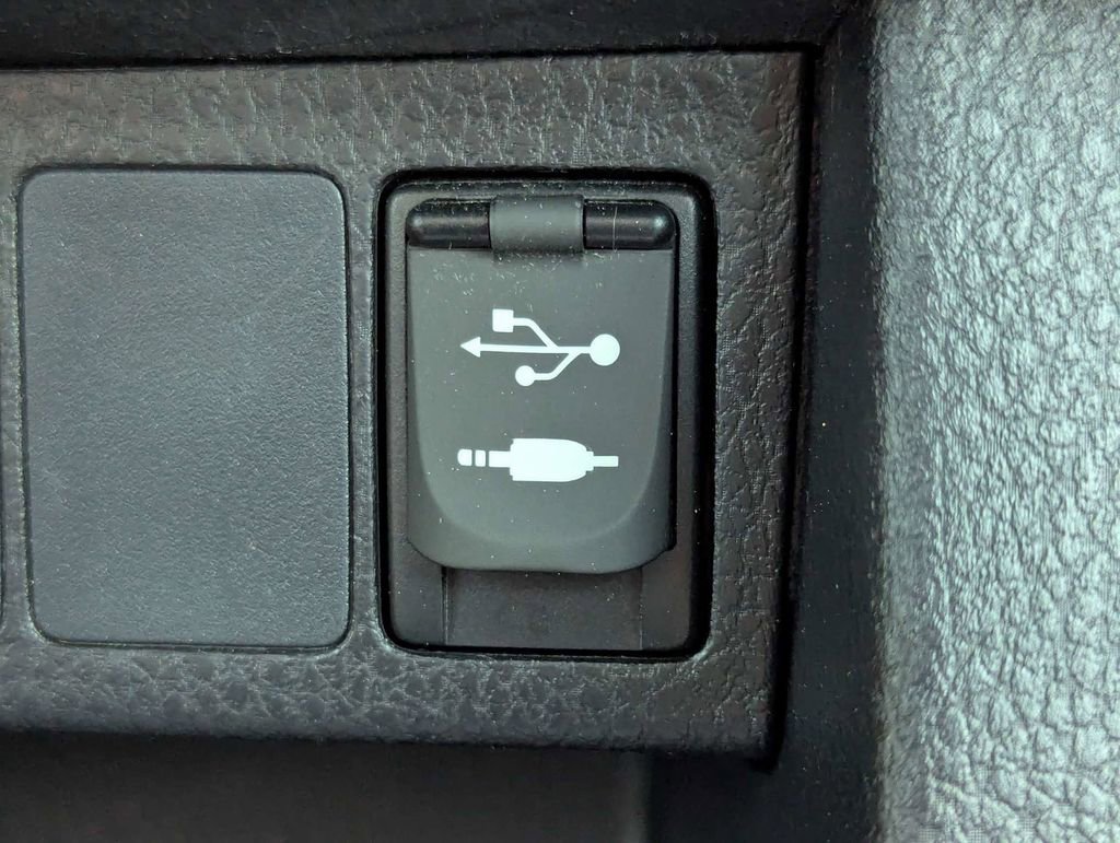 Used 2016 Toyota Corolla LE image 19