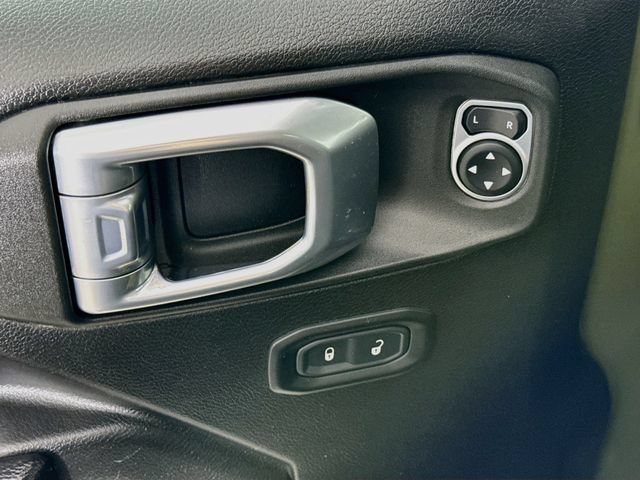 Used 2022 Jeep Gladiator Sport AWD/4WD image 17